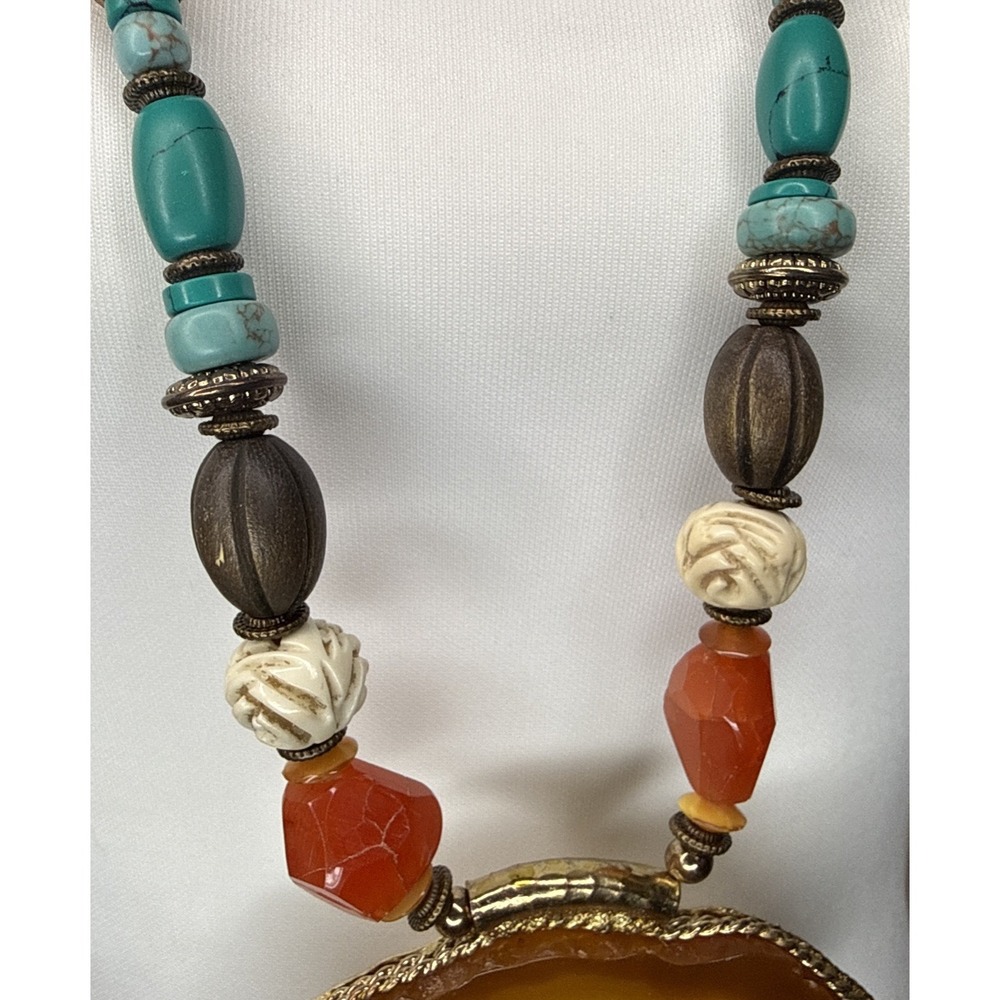 Chicos Agate Slice Pendant Necklace with Turquoise Orange White Beads Suede Cord - Picture 3 of 5